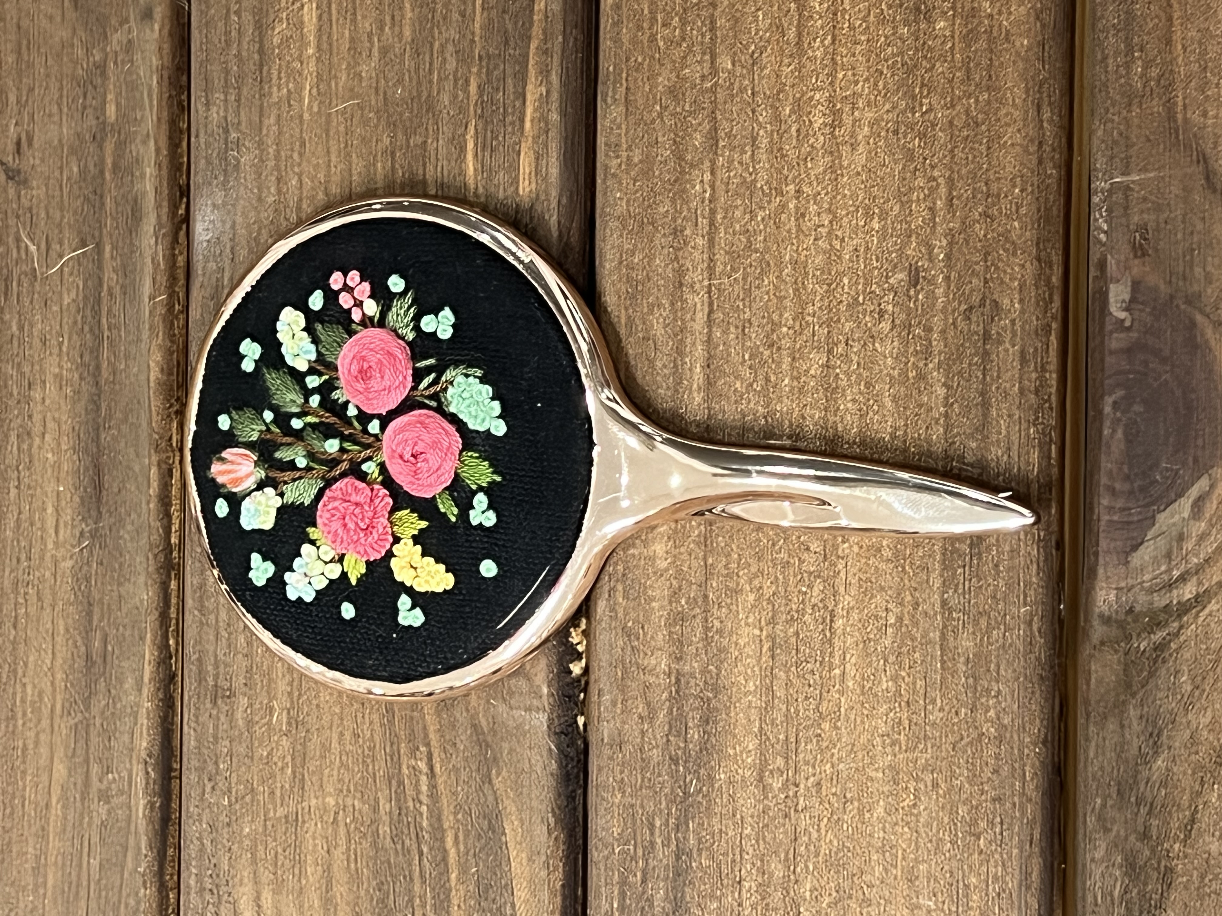 آینه دستی گلدوزی